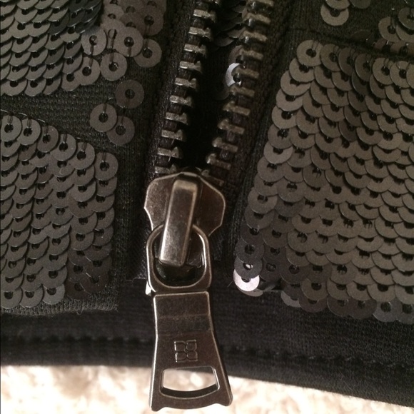 ‼️SOLD‼️ BCBGMAXAZRIA Asymmetrical Sequins Jacket - Picture 7 of 8